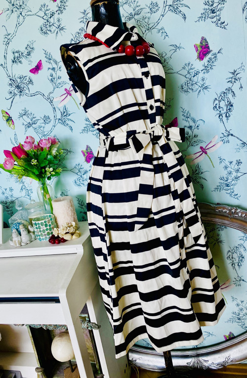 Šaty retro stripes luxusní — foto 3