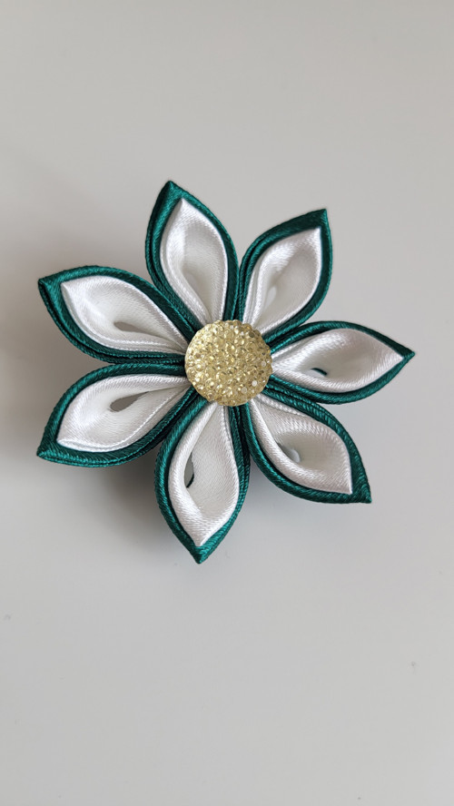 Květ kanzashi — foto 2