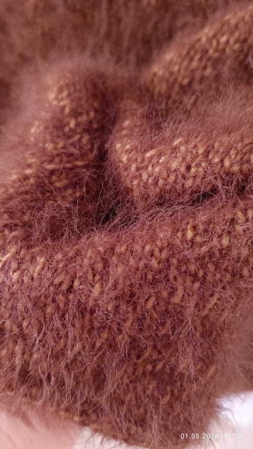 Pletená dámská vesta. — foto 2