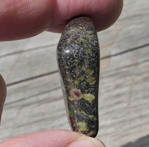Epidot - Dračí krev (34 mm) V4088 — foto 2