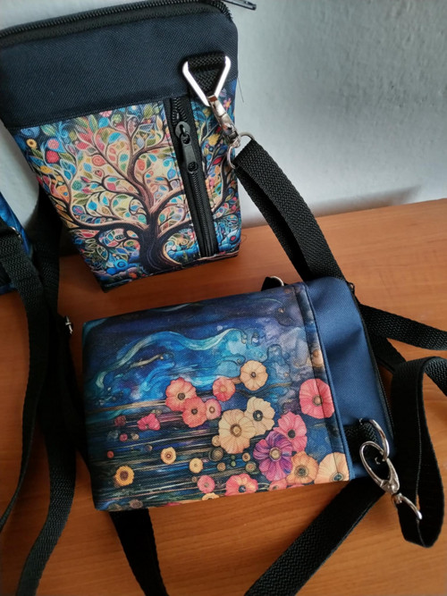 Malá crossbody kabelka — foto 2