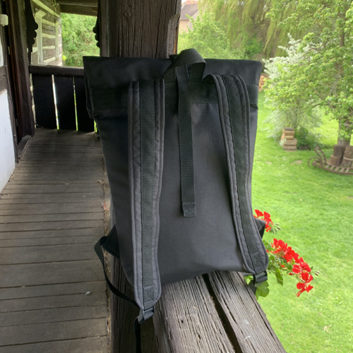 Vlk + přední kapsa na zip — foto 5