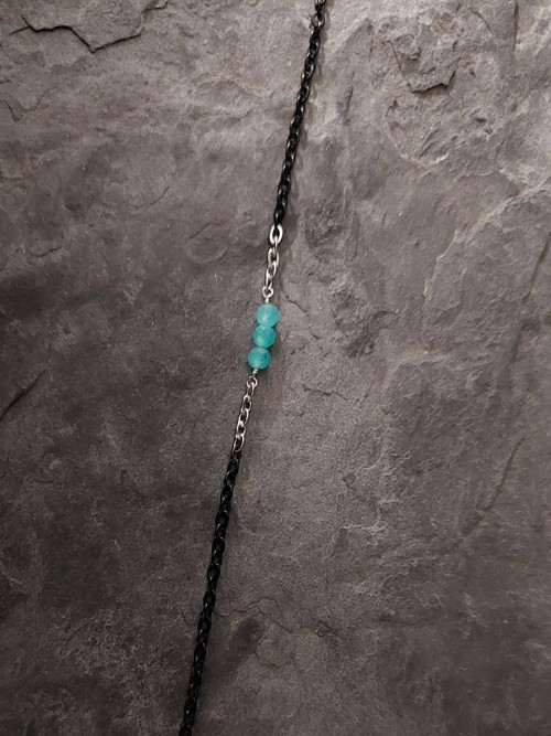 Modelový náramek VEVI s amazonitem — foto 2