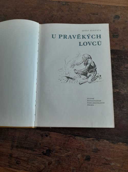 Kniha...U pravěkých lovců — foto 5