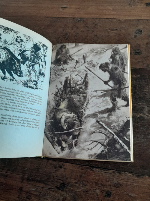 Kniha...U pravěkých lovců — foto 6