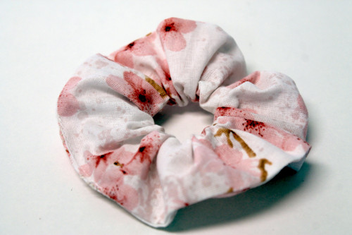 SCRUNCHIE Třešňový květ růžový — foto 3