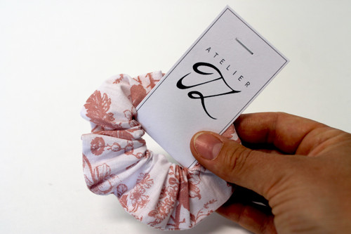 SCRUNCHIE Květiny růžové — foto 3