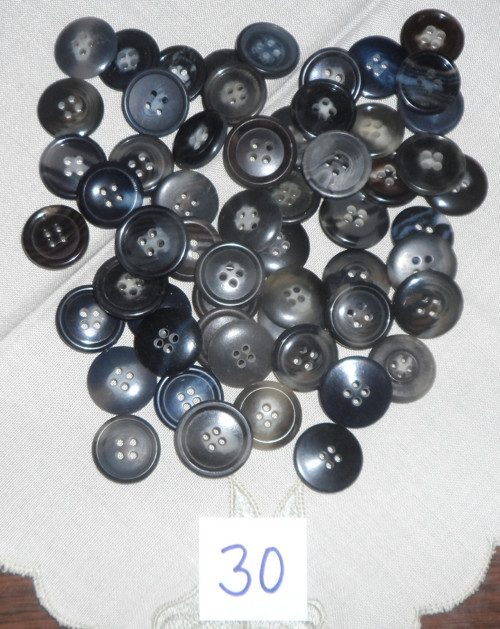 55x KNOFLÍKY žíhané — foto 2