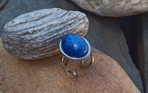 Masivní ocelový prsten s přírodním Lapis lazuli — foto 2