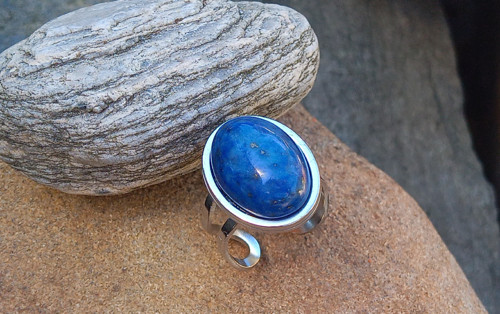 Masivní ocelový prsten s přírodním Lapis lazuli — foto 6