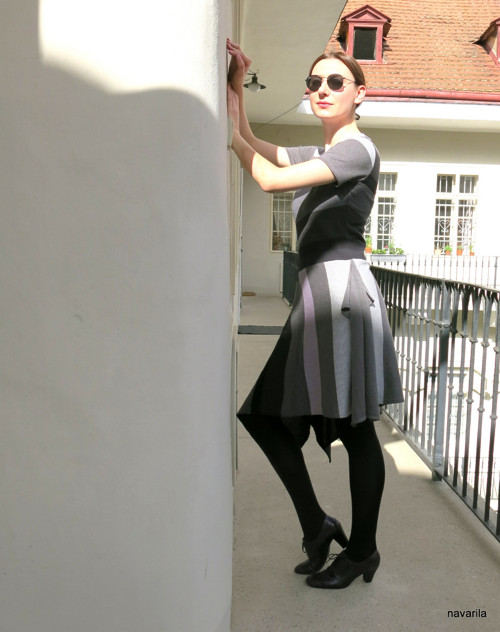 RUMELAJ - originální asymetrické šaty — foto 5