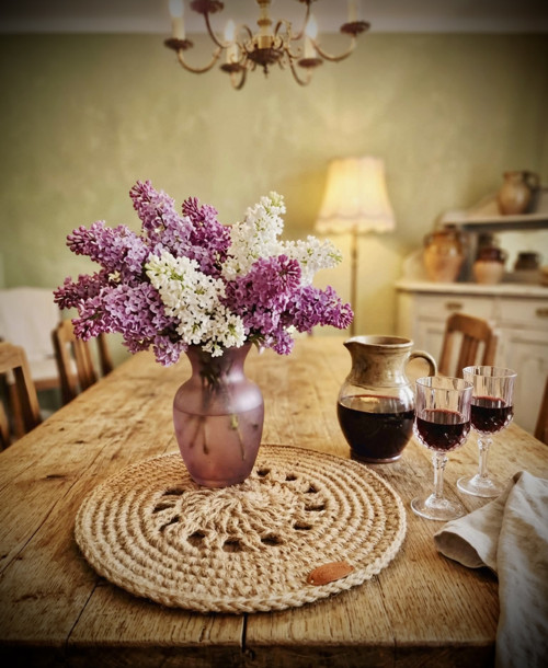 Kulatá háčkovaná dečka z juty v boho stylu — foto 2