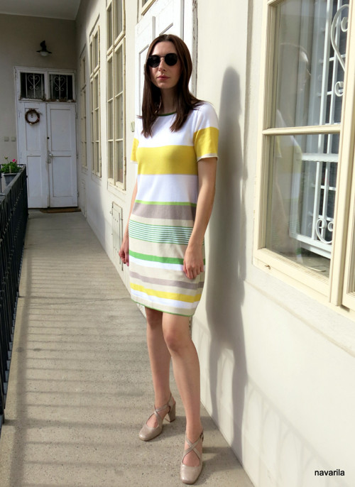 JURY- originální pruhované šaty — foto 3
