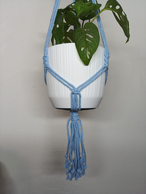 Macramé závěs na květináč - světle modrý — foto 2