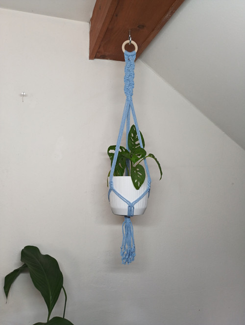 Macramé závěs na květináč - světle modrý — foto 5