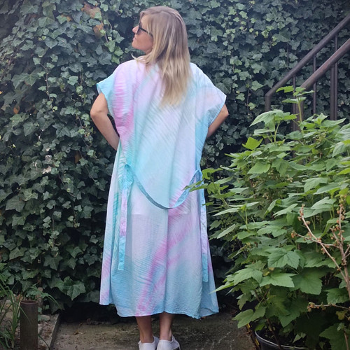 Letní šaty, přehoz - Bílá grafika — foto 3