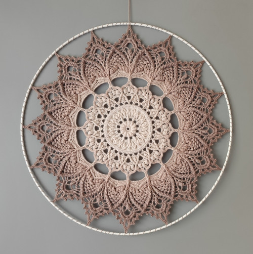 Mandala Béžová hvězda - průměr 45 cm — foto 2
