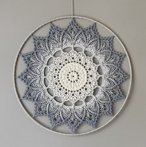 Mandala Šedá hvězda - průměr 40 cm — foto 2