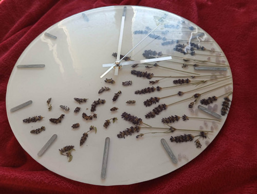 Epoxy hodiny s levandulí a ametystem 37 cm — foto 2