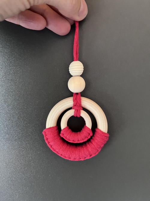 Macramé na dřevěném kroužku — foto 2