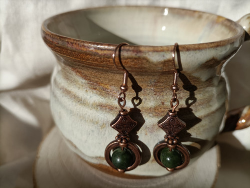 Boho náušnice s tmavým jadeitem — foto 2