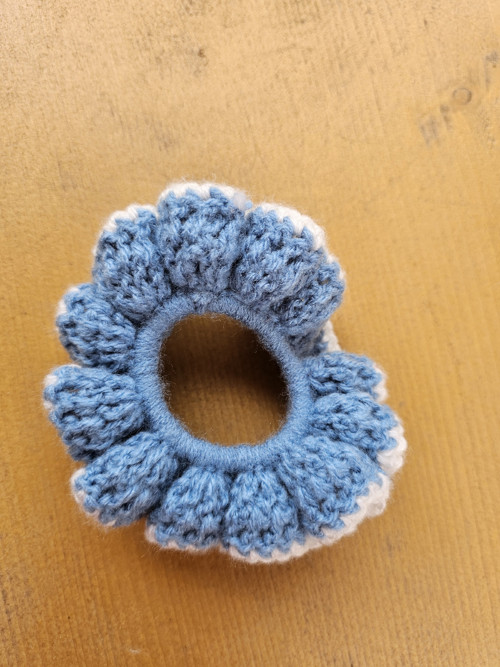 Modro-bílá scrunshie — foto 3