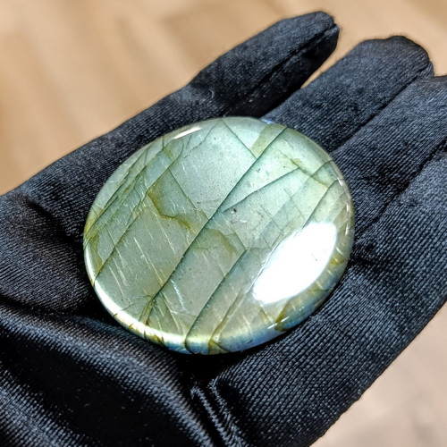 Labradorit, ID 5718, průměr 47 mm — foto 2