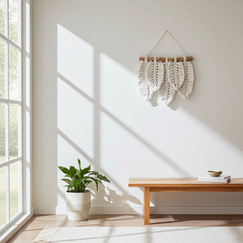 Macramé peříčka bílá, závěsná dekorace — foto 6