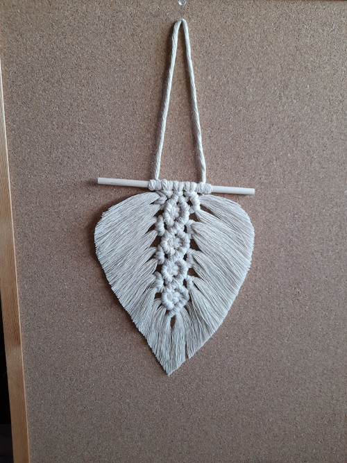 Macramé závěsná dekorace - list — foto 3