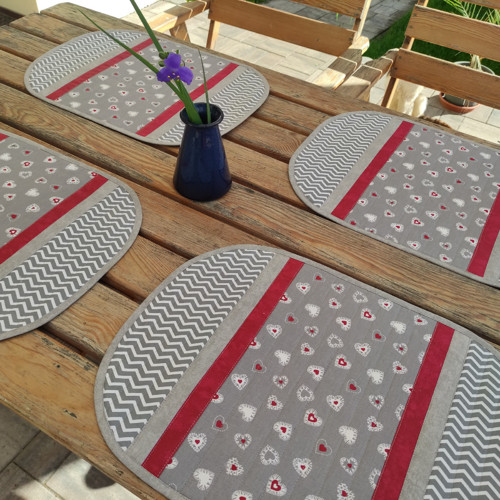 Prostírání patchwork šedé červené ovàl Srdíčka — foto 4