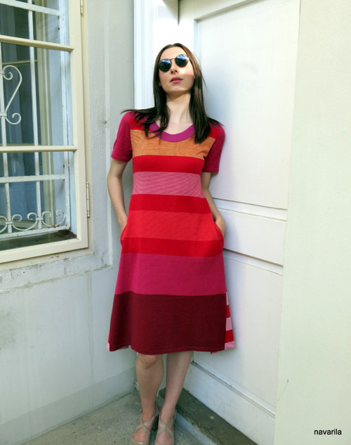 DOLY- originální šaty cípaté — foto 4