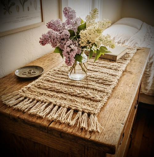 Háčkovaný jutový ubrus-běhoun v boho stylu — foto 3
