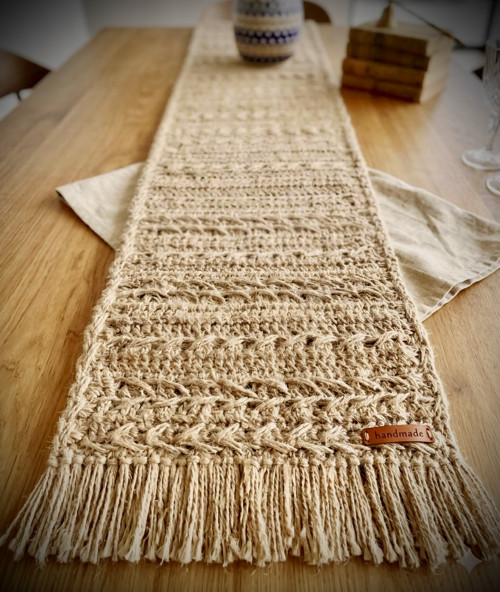Háčkovaný jutový ubrus-běhoun v boho stylu — foto 2