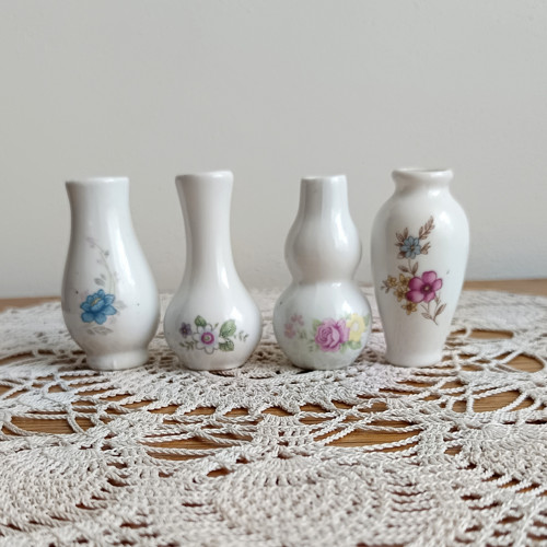 4 miniaturní vázičky — foto 2