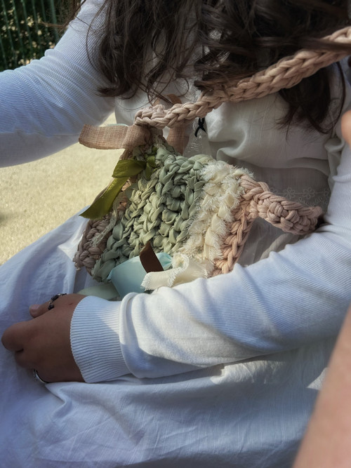 Crossbody mini kabelka háčkováná — foto 3