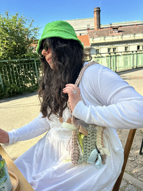 Crossbody mini kabelka háčkováná — foto 4