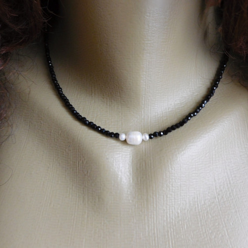 Náhrdelník - černý spinel, perličky, nerez — foto 5