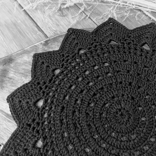 Háčkovaná mandala černá — foto 2