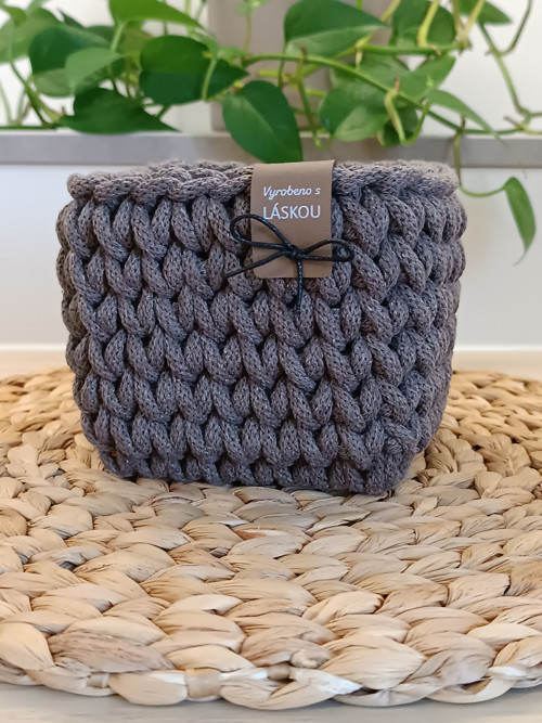 Háčkovaný košík 12 x 12 cm — foto 3