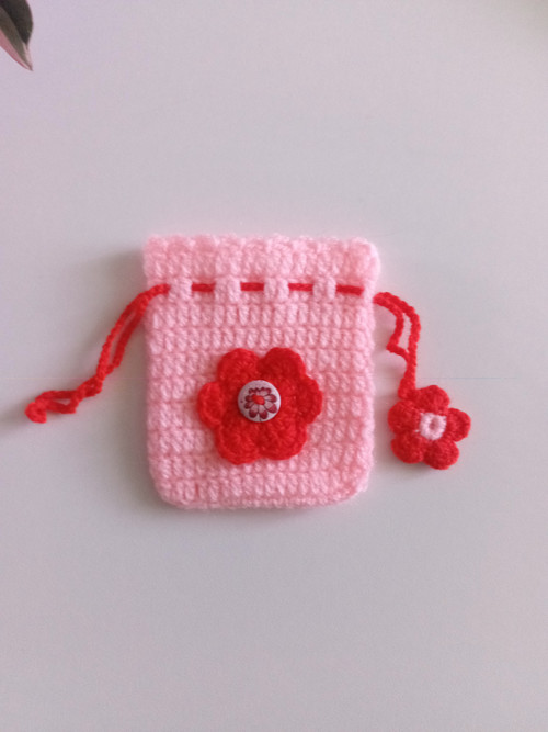 Háčkovaný pytlíček 8x9 cm — foto 3