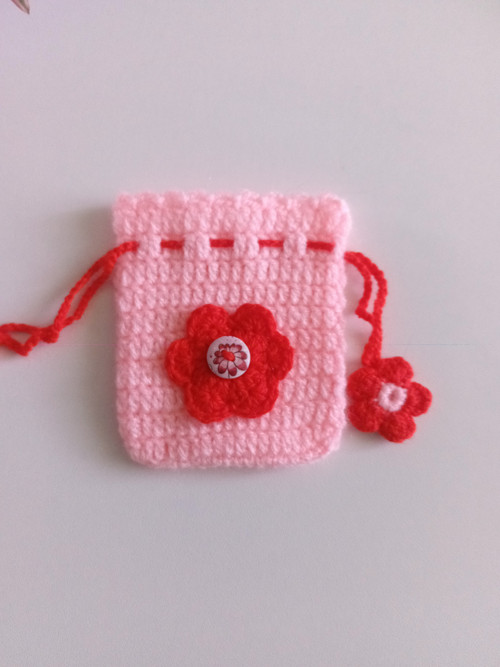 Háčkovaný pytlíček 8x9 cm — foto 5