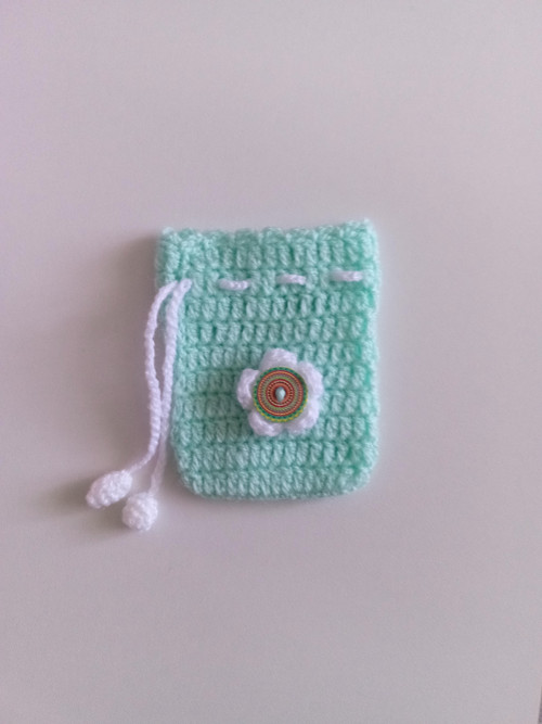 Háčkovaný pytlíček 8 x 9 cm — foto 3