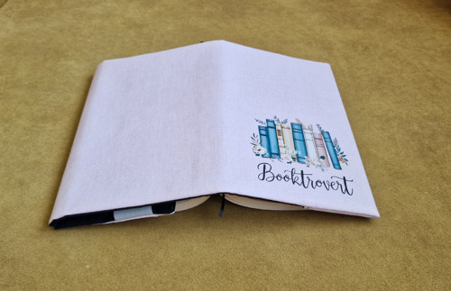 Obal na knihu Booktrovert — foto 2