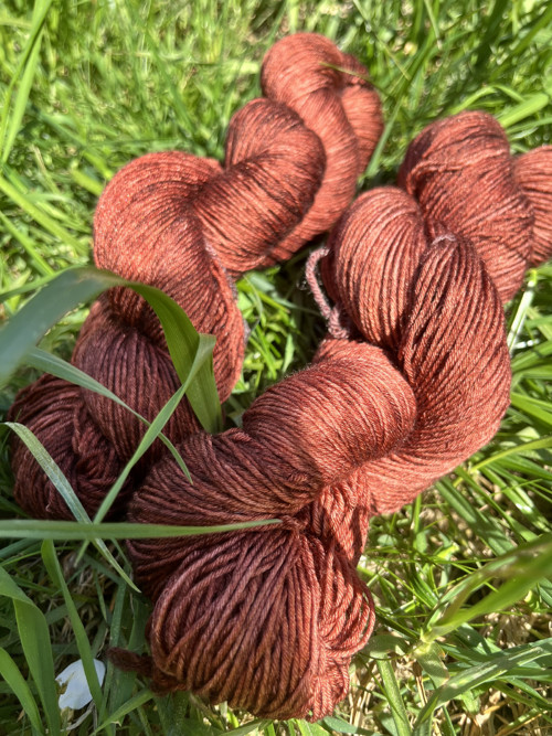RUČNĚ BARVENÉ PŘADÉNKO - ČOKOLÁDA merino/hedvábí — foto 3