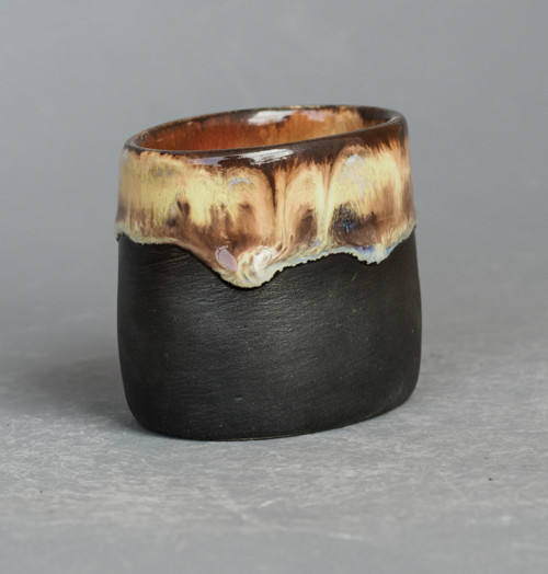 125(c) Drippy Caramel Black Rim - oválný — foto 2