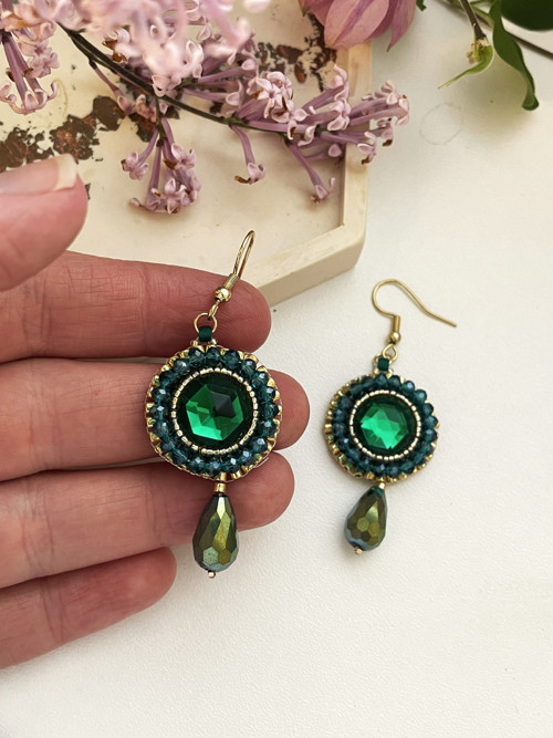 Vyšívané náušnice — foto 3