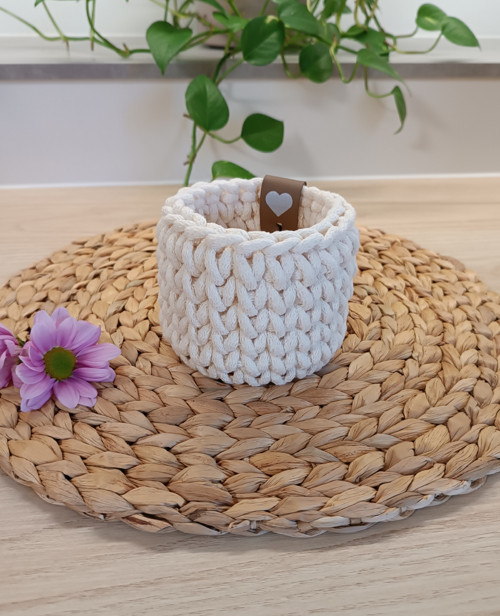 Háčkovaný košík průměr 10 cm — foto 2