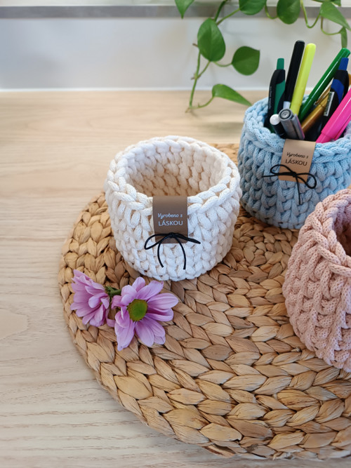Háčkovaný košík průměr 10 cm — foto 3