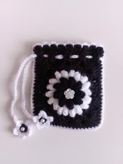 Háčkovaný pytlíček 8 x 10 cm — foto 4