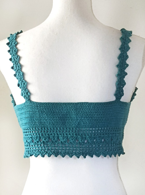 Háčkovaný petrolejový crop top — foto 4